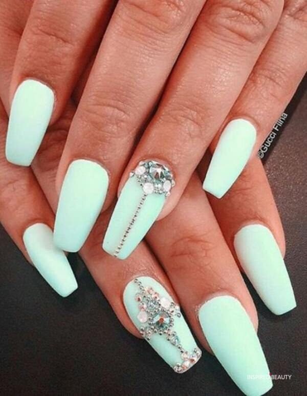 mint green nail ideas