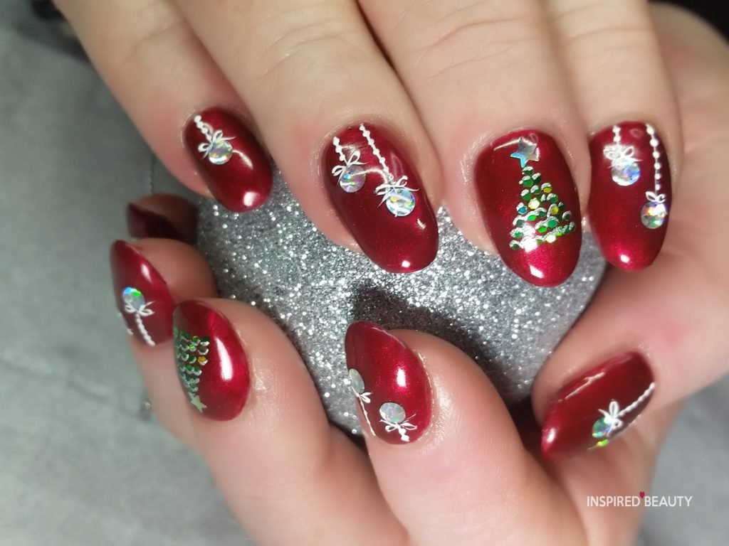 Red Christmas nails