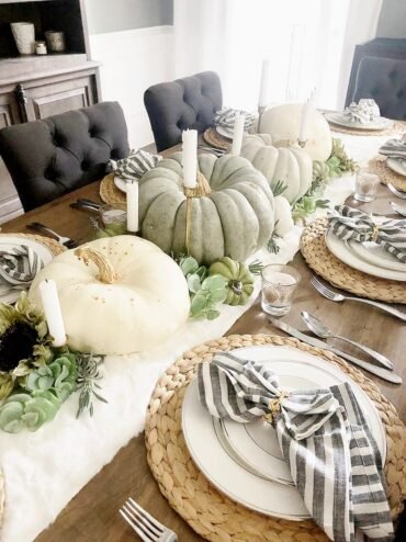 20 Modern Ideas for Thanksgiving Table Settings - Inspired Beauty