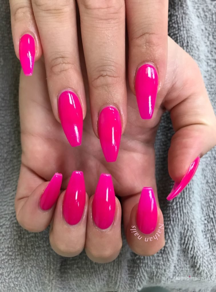 pink nails acrylic
