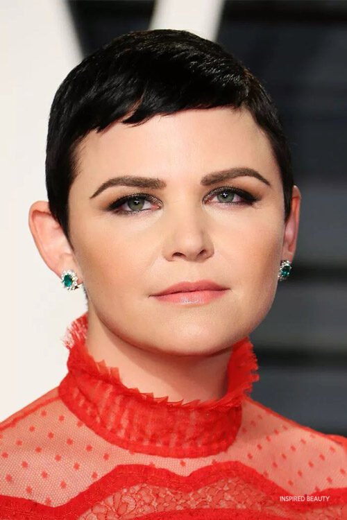 SHORT HAIRCUTS FOR WOMEN WITH ROUND FACE