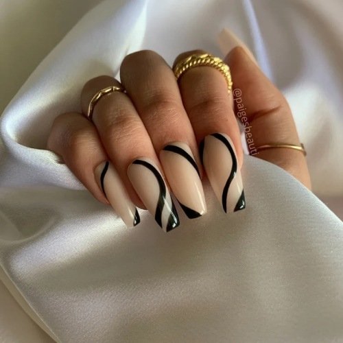 Black swirl nails