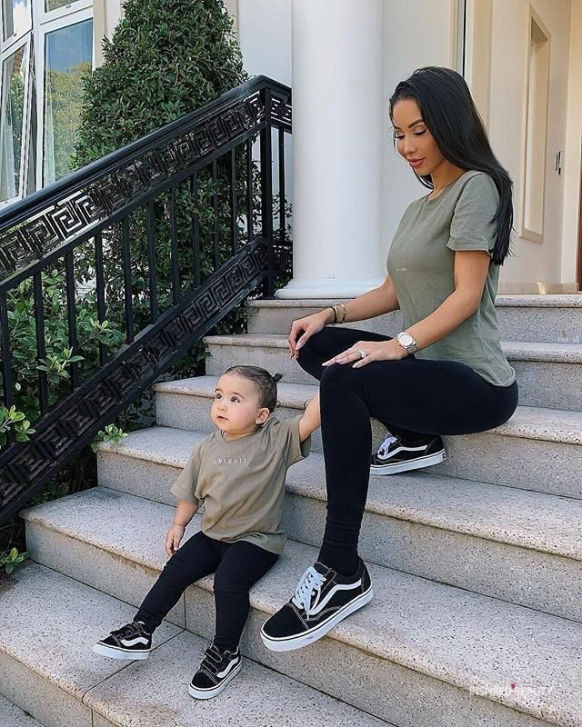 black mother and daughter matching outfits