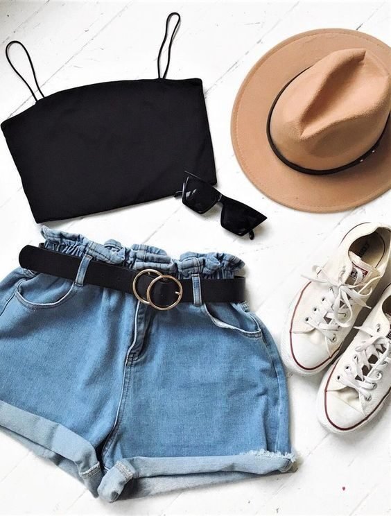Jeans Shorts Outfit Ideas With Sneakers for Girls
