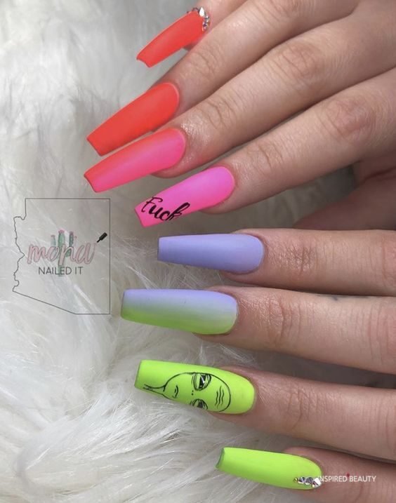 Colorful modern nail art 