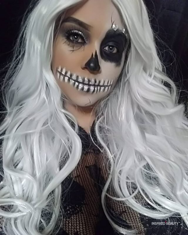 Halloween skull lips makeup