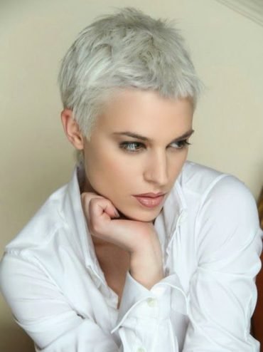 50 Classic Elegant Short Hairstyles For Mature Women - Inspired Beauty