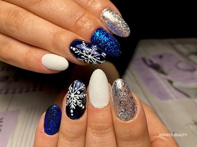 Almond shappe Blue Sparkle Nails