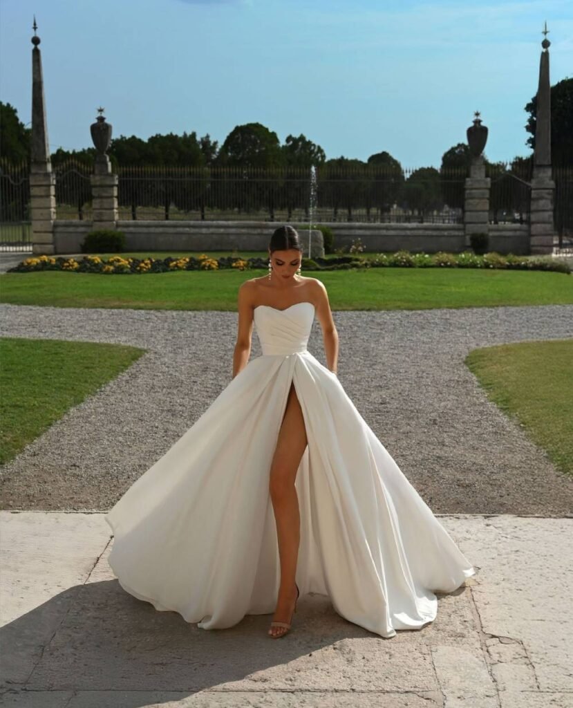 Long Slit No Slevees Modern Dress for Wedding