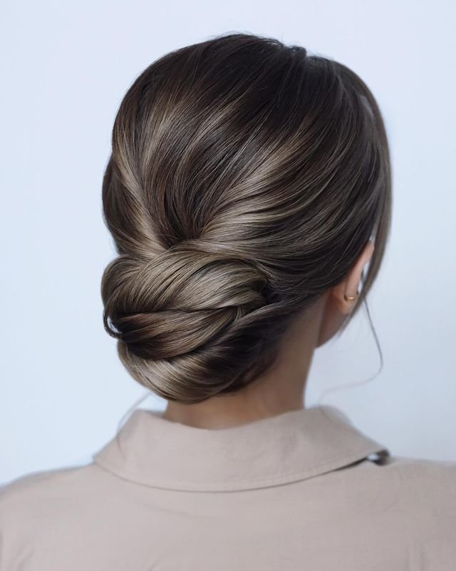 25 Cute Bun Hairstyles - Inspired Beauty