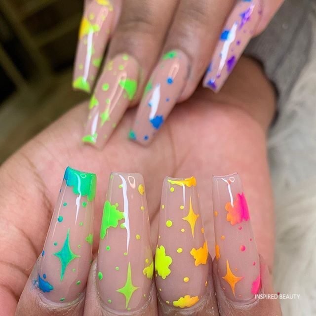 different color nails trend