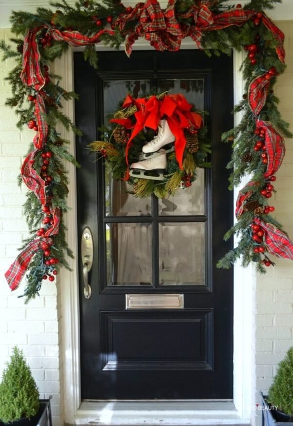 Christmas Door Decorations Ideas - Inspired Beauty