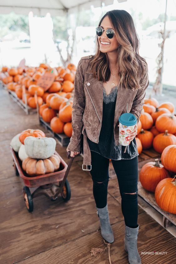 16 Apple Picking and Pumpkin Patch Outfit Ideas - Inspired Beauty