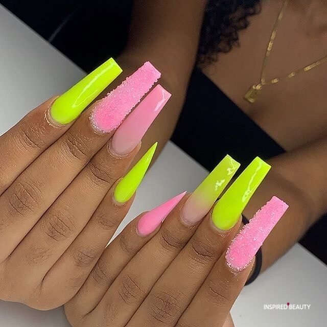 acrylic baddie nails