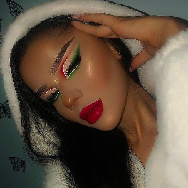elegant Christmas makeup