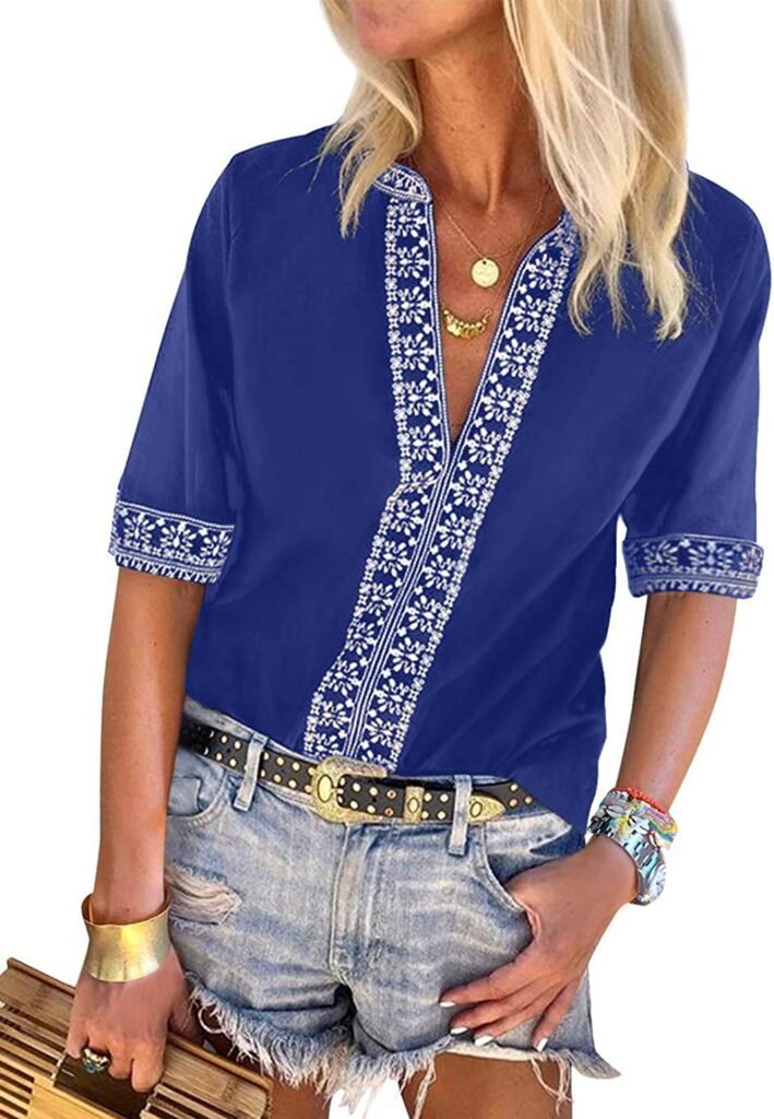 Blouse and Jeans shorts Outfits for Women Over 40