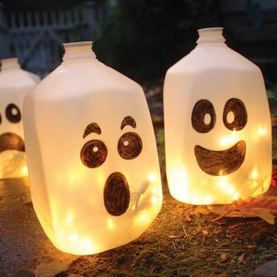 Scary outdoor Halloween decorations