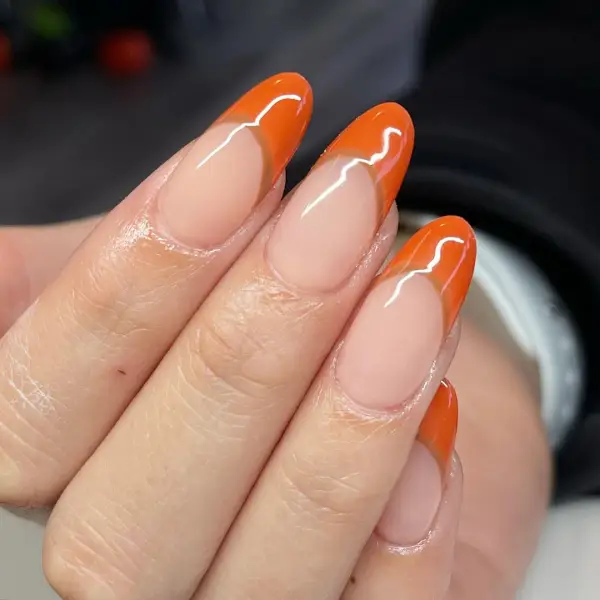 different color french tip nails	