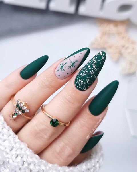 Long green almond manicure 