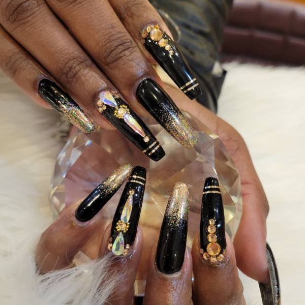 black and gold ombre nails