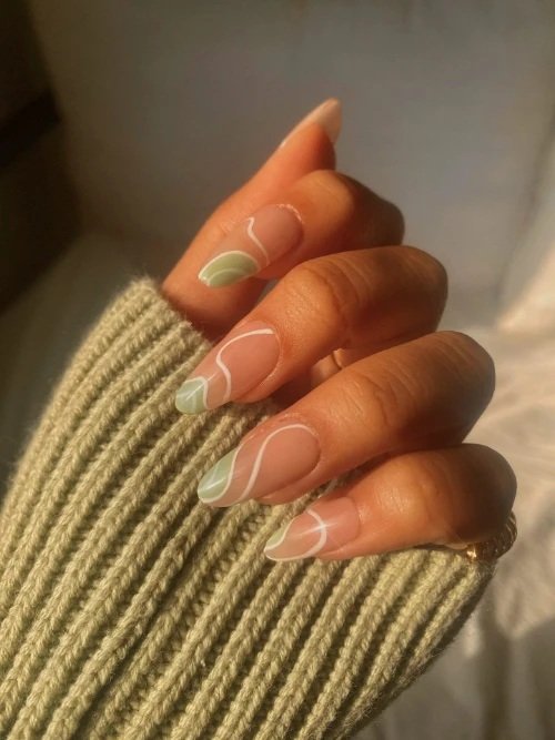 nail ideas for green dress