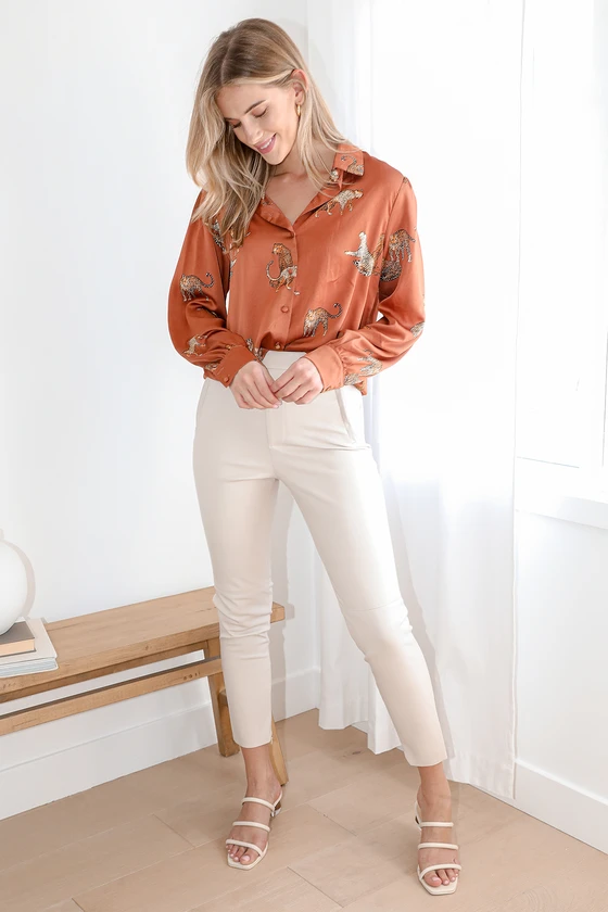 Brown Cat Print Long Sleeve Blouse with White Pencel Pants Trendy work Outfits On a Budget