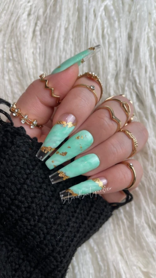 20+ Amazing Mint Green Nails & Designs