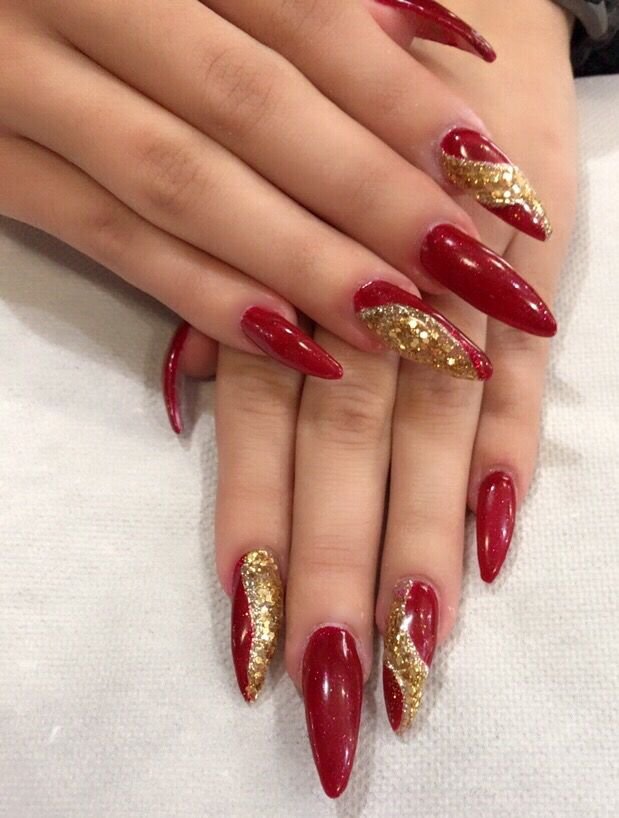 Cute Almond Red nails with gold 