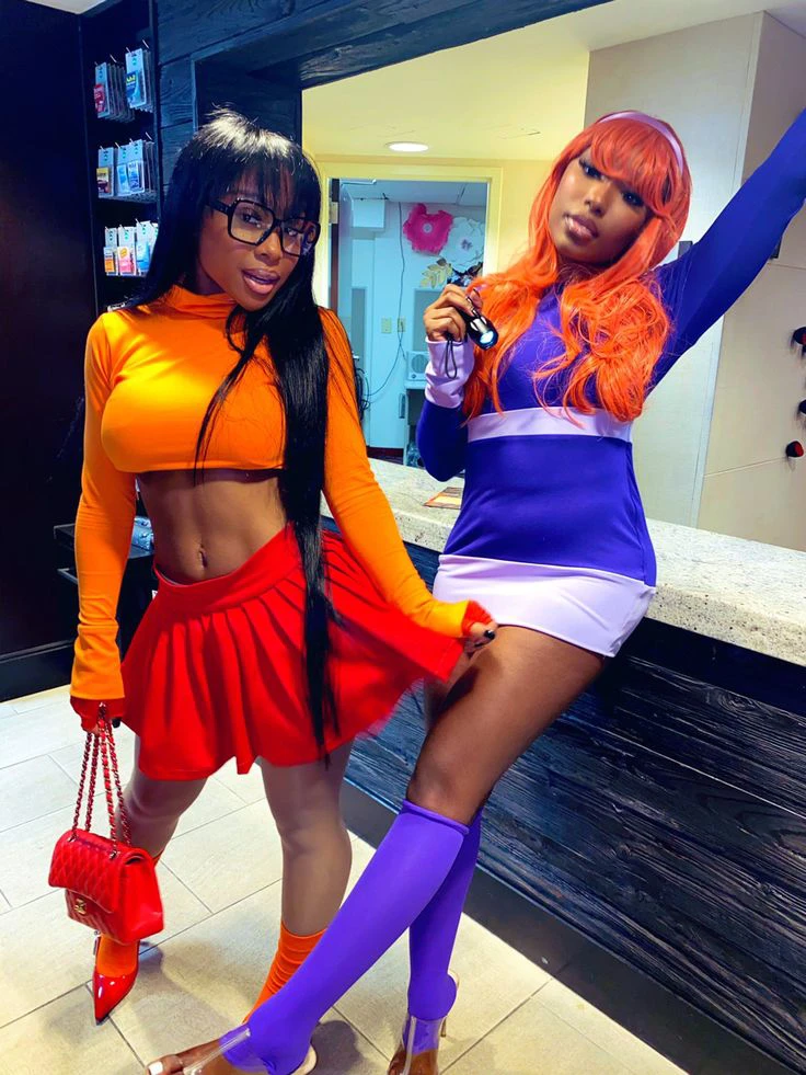Daphne and Velma Costume Idea