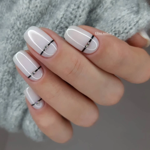 minimalist line nail