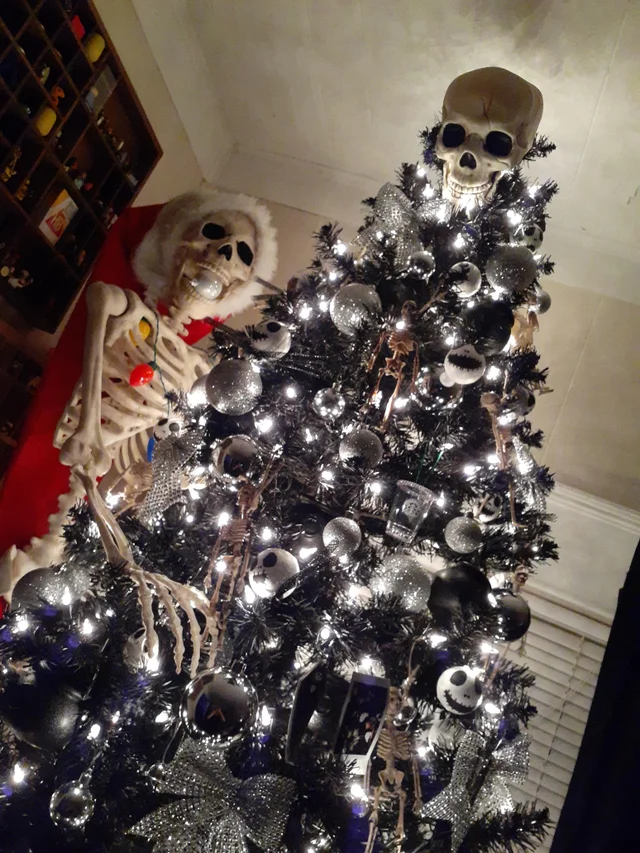 Best Decoration Ideas for Halloween Creepy Tree Design 