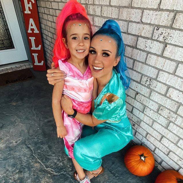 Mom and Daughter Genie Pink and blue Family Halloween Costumes Ideas 