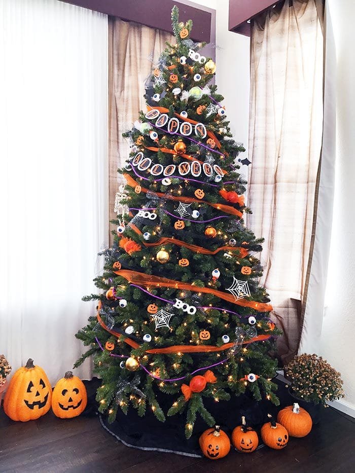 Large Halloween Pumpkin Tree Decor Ideas 