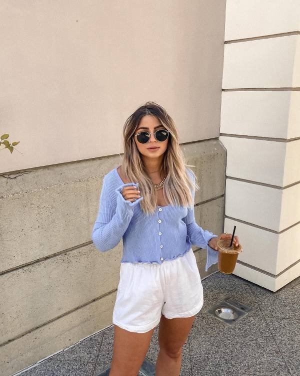 Long sleeve v neck cardigan with white short outfit ideas