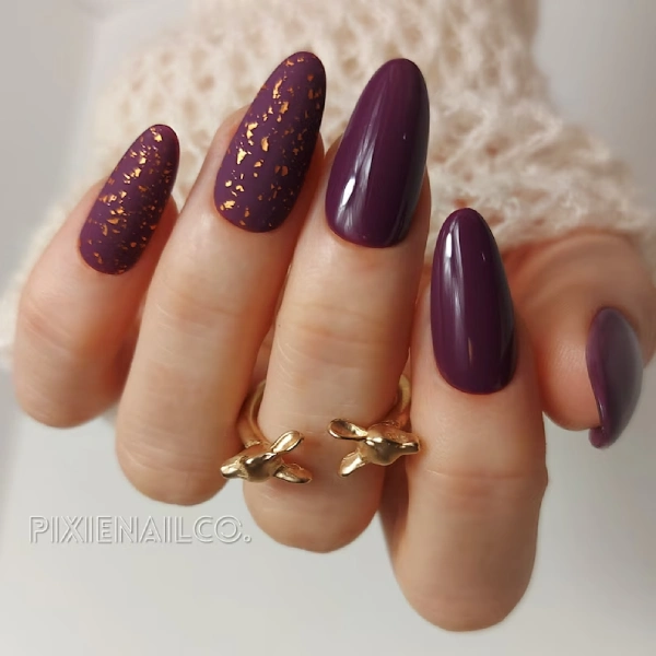 burgundy nails with design