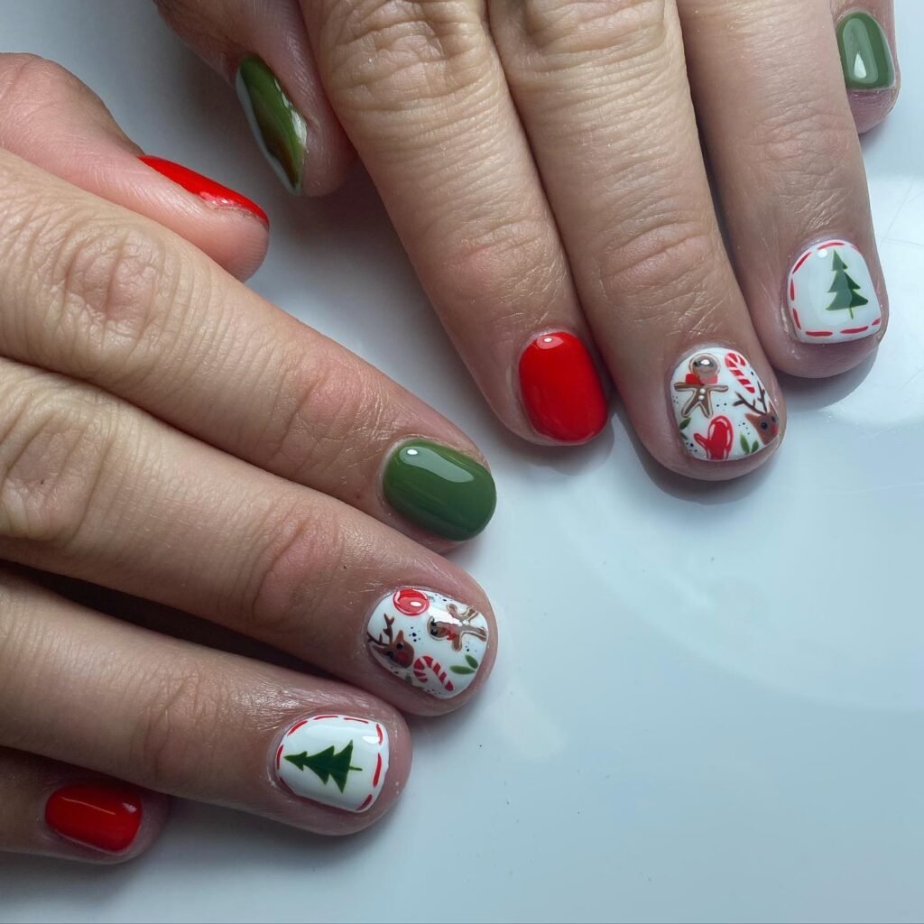 Short Christmas Reindeer Nails Ideas