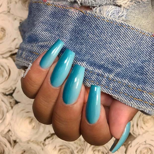 vertical blue ombre nails