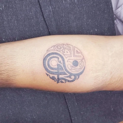 Unique creative ways to design a yin-yang black and outline Tattoo ideas