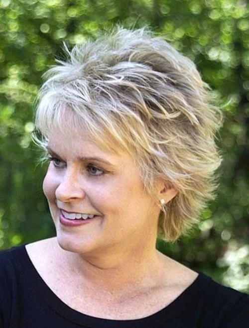 short shaggy round face hairstyles for over 50 and overweight