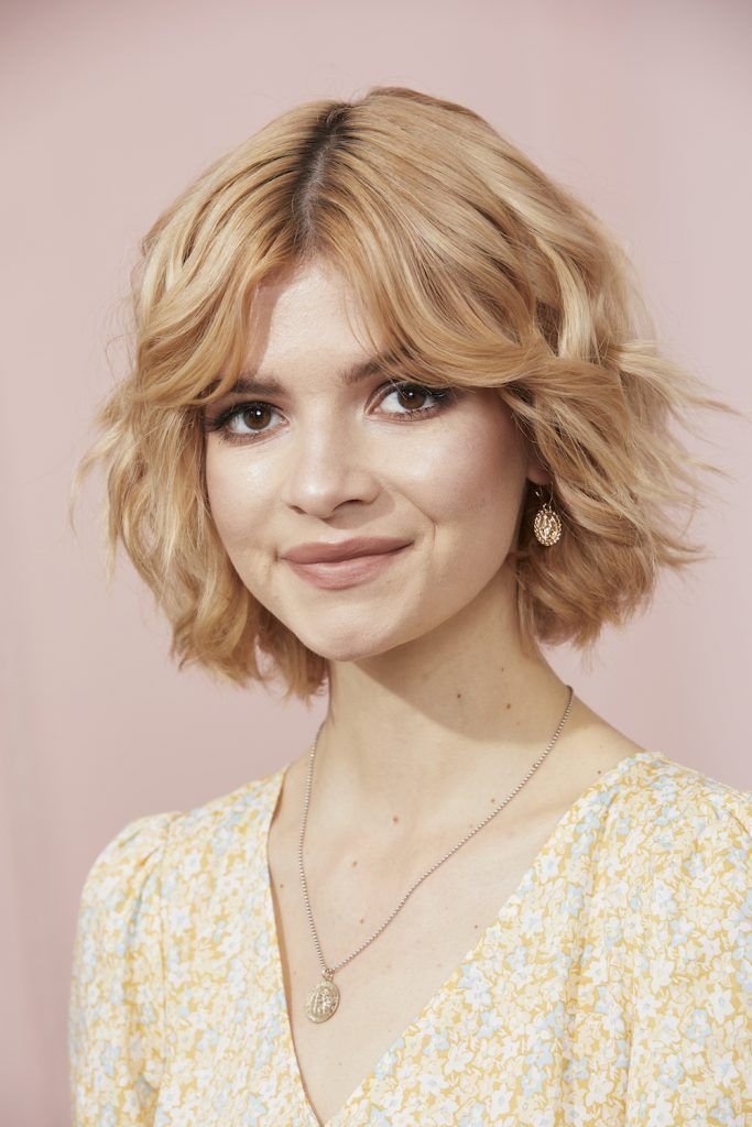 Shag haircut cropped blonde