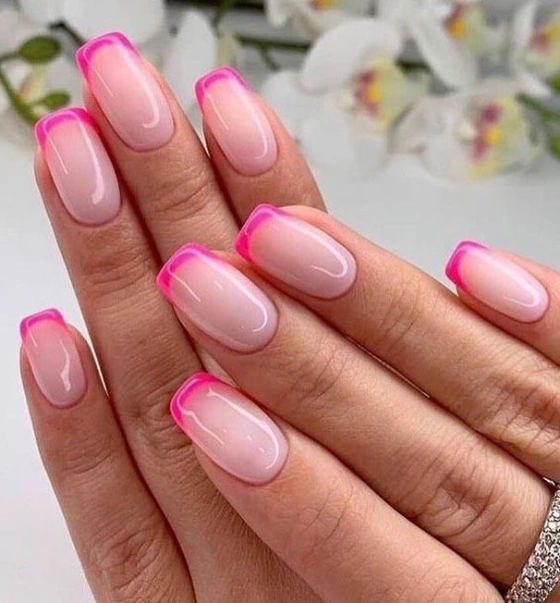 micro French manicure