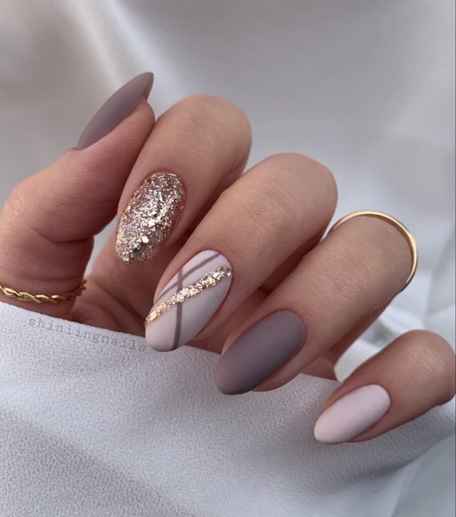 Classy fall nail design