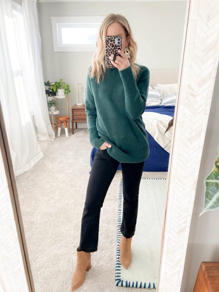 Cardigan Sweater outfits with brown ankle boots and baggy jeans
