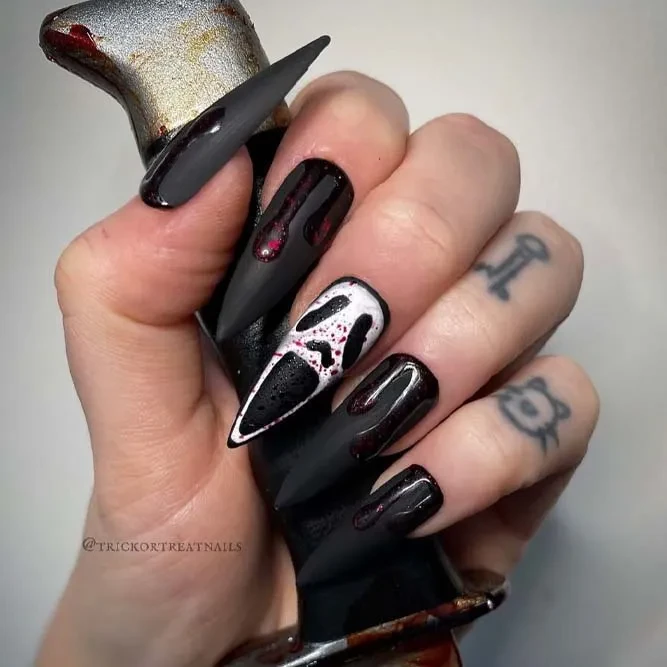 Scary movie pointy Acrylic manicure 