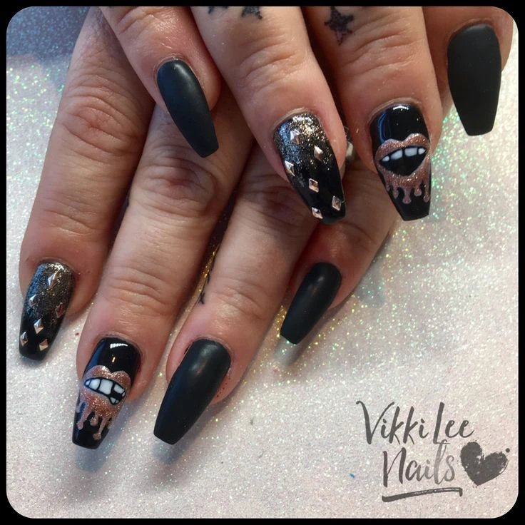Creepy Laughing Lets teeth matte black glitter ombre nails