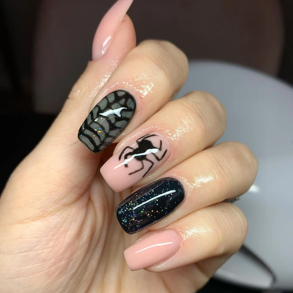 Stunning Short black spider nails 