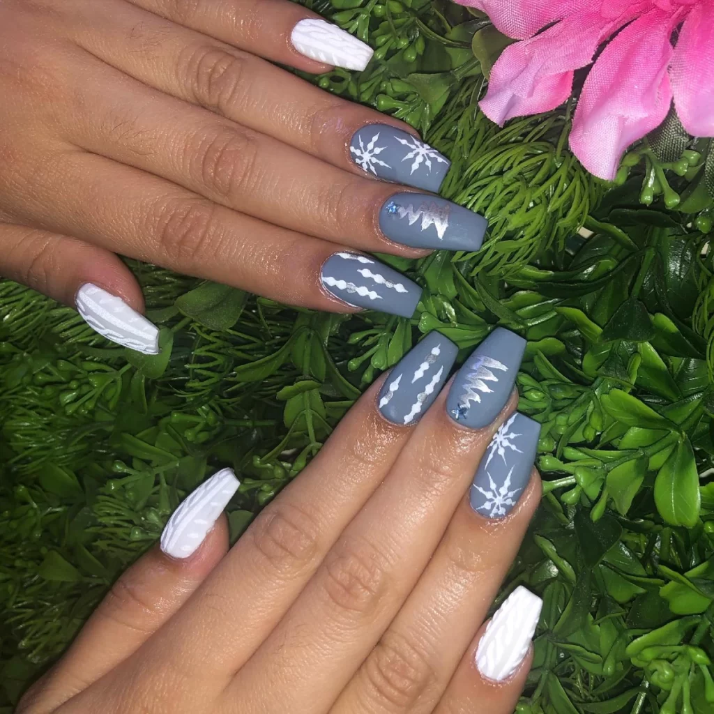 26 White Christmas Nails For The Holiday Season Inspired Beauty