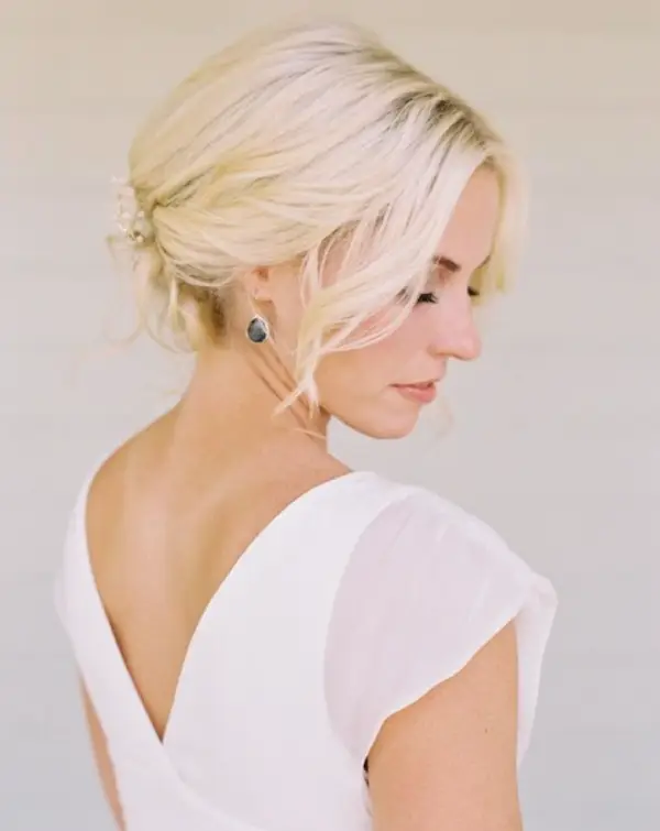 Short Elegant Wedding hairstyle 