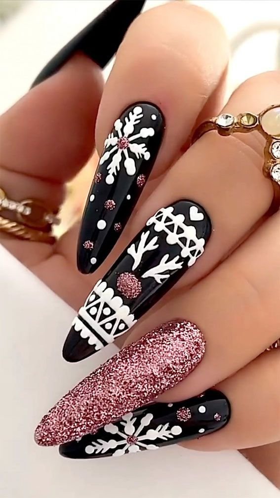 Black and white Reindeer Manicure