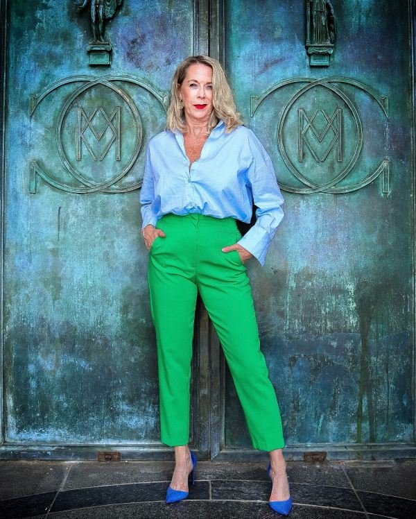Cropped green dress Pants and Blue shirt and shoes
